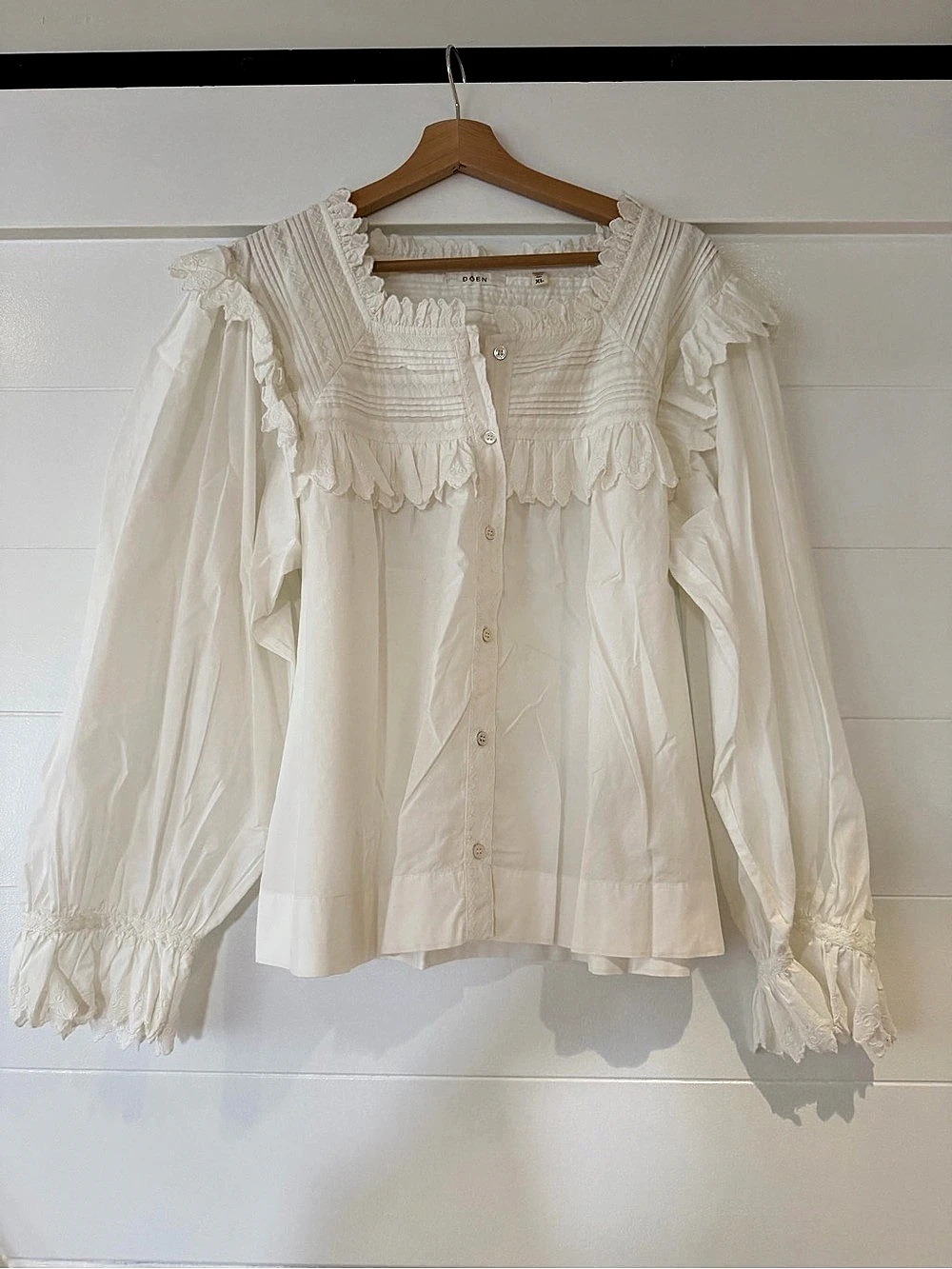 NWOT DOEN Solstice Top Ruffle Front Blouse in White Size XL
